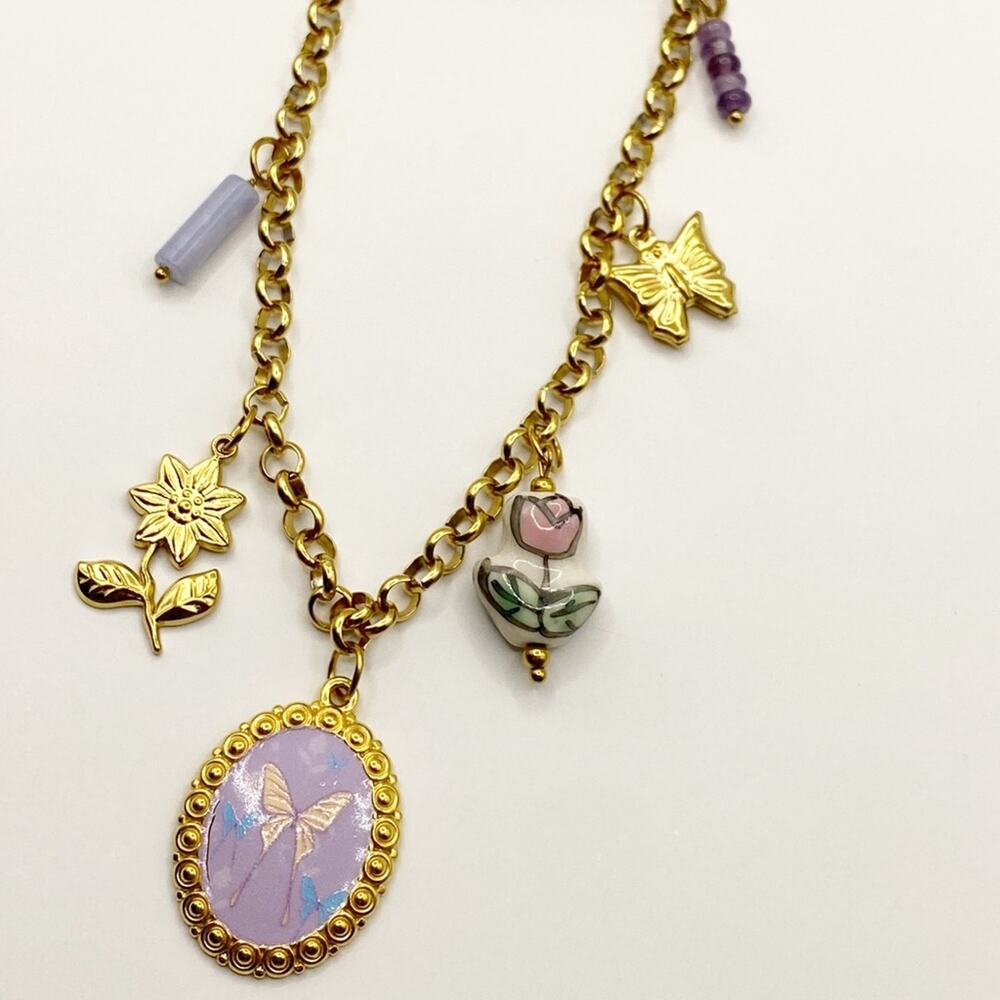 NEW Gold Charm Necklace With Floral Pendant